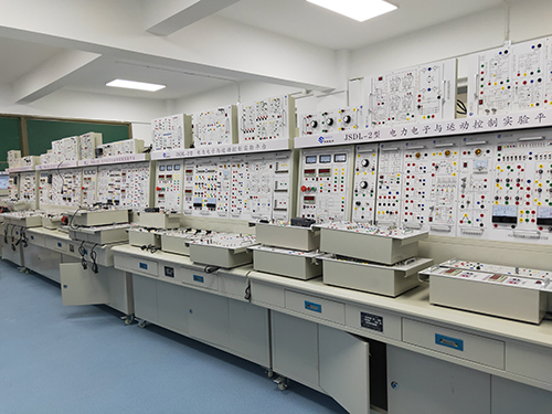 北京聯(lián)合大學(xué)電力電子運動控制實驗臺交付培訓(xùn)